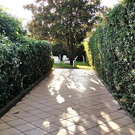 Delizioso Villino A Villa *